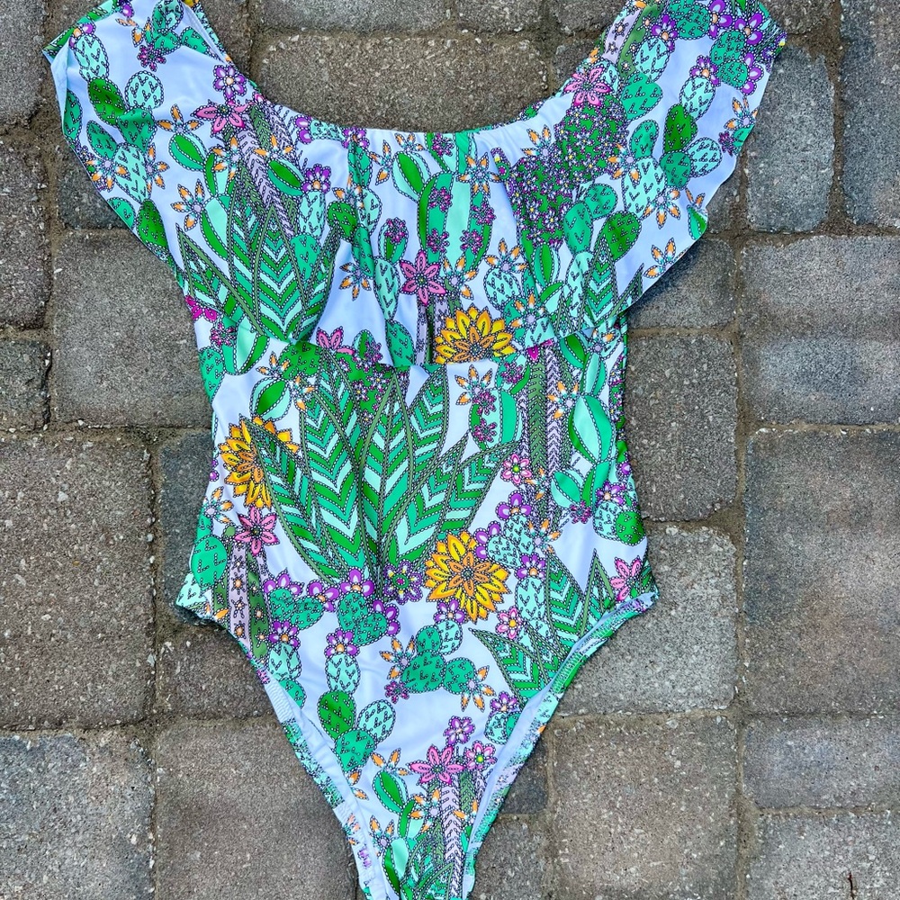 Trina Turk Cacti Off The Shoulder Ruffle One Piece size 8 - Picture 3 of 6